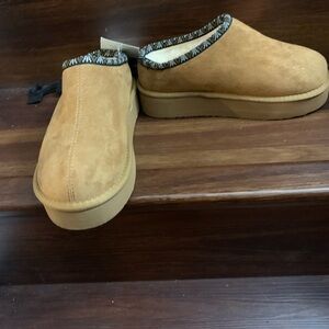New Pawz Women's Hazel Clogs Platform Faux Fur Slipper Casual shoes 7 Indoor Out